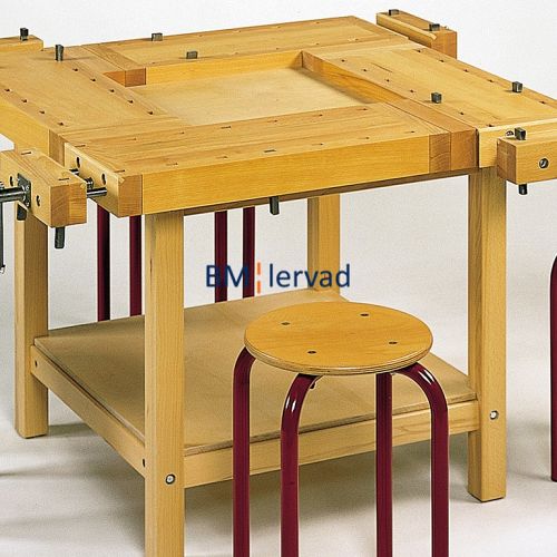 4-plads sløjdbænk ALLING 120 x 120 cm - åbent stel.