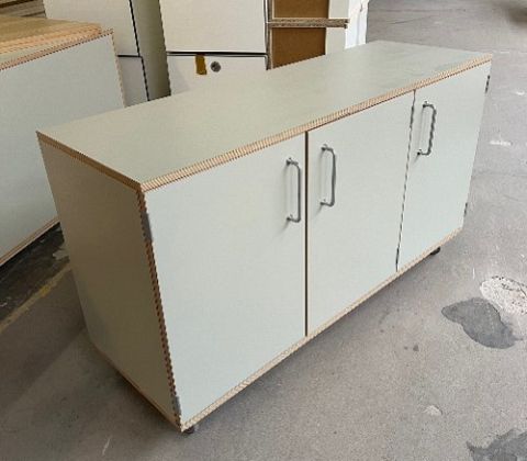 Mobile moduler på hjul med 3 skabe, 1 hylde 