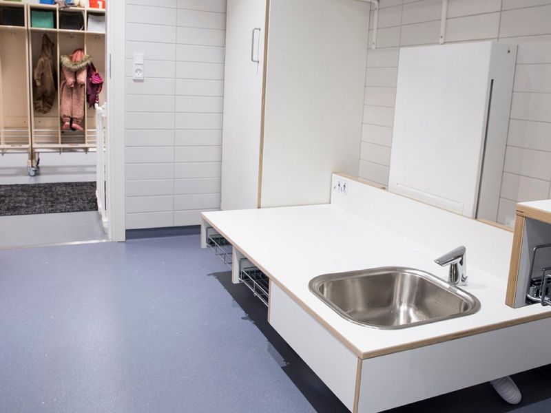 Kindergarten-Fladhøj-changing-table-lowered Kindergarten-Fladhøj-changing-table-lowered
